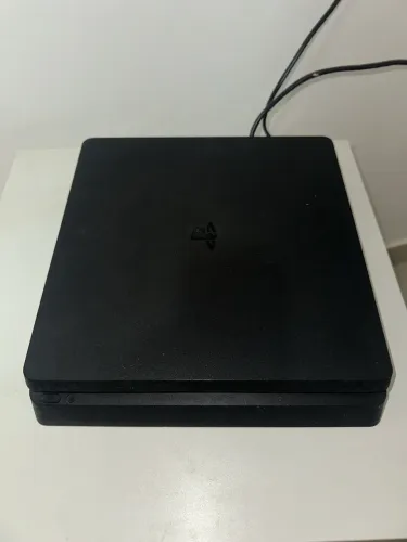 PlayStation 4 Slim 1TB 2 controles