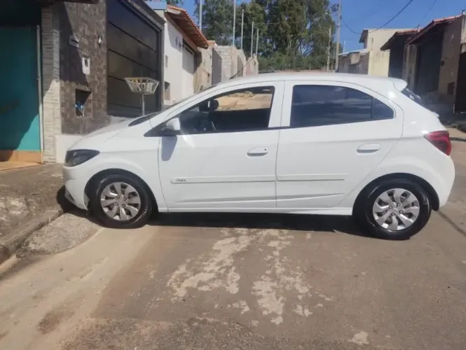Chevrolet Onix Hatch LT 1.0 8V Flex Mec. 4P 2019