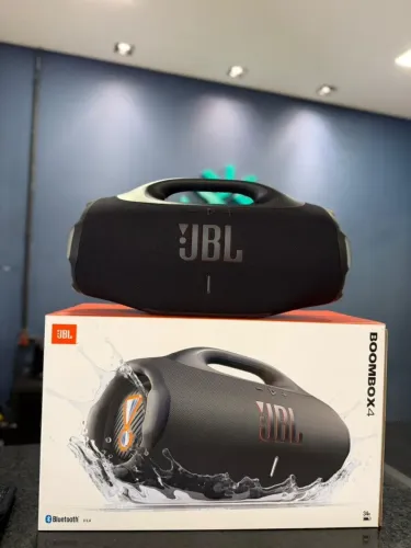 Caixa JBL Bombox 4 preta lacrada nota fiscal e garantia 01 ano.