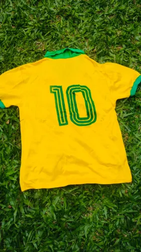 Camisa da Seleção autografada pelo Zico anos 80 Original