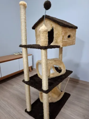 Barbada! Casa Para Gatos com Arranhador de 3 Torres