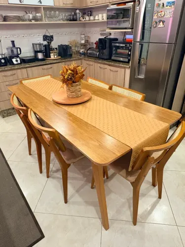 Mesa de Jantar COMPLETA com 6 cadeiras 