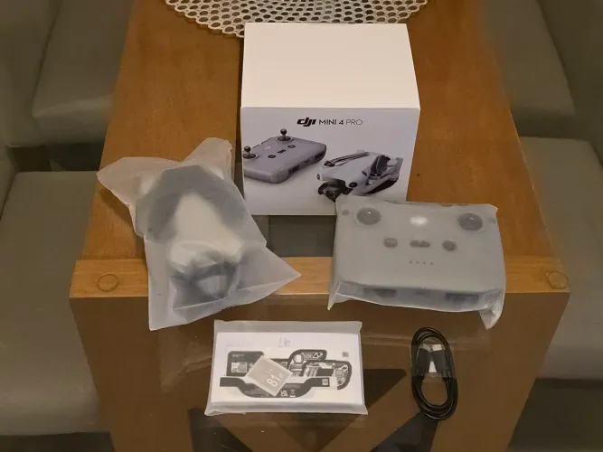 Drone DJi Mini 4 Pro - Novo - Com Nota - Uma Bateria - Sensores - 4k DLog M
