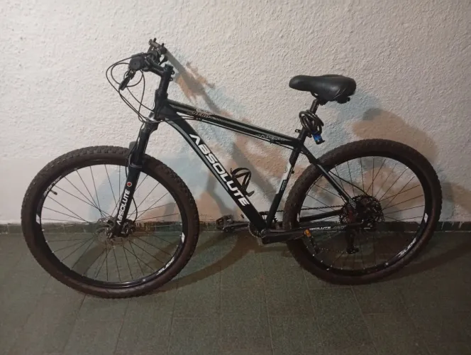 Bicicleta Absolut aro 29 completa semi nova