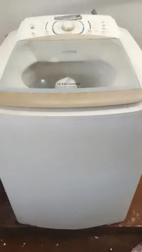 Máquina de lavar roupa Eletrolux 