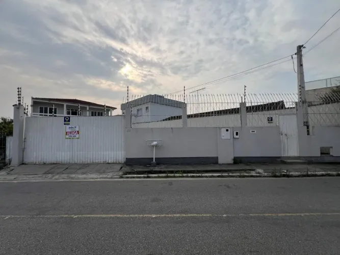 Casa com 15 dormitórios para alugar, 348 m² - Centro - Palhoça/SC