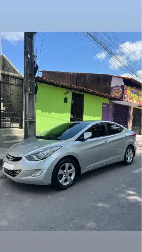 Hyundai Elantra GLS 2.0 16V Flex Aut. 2013