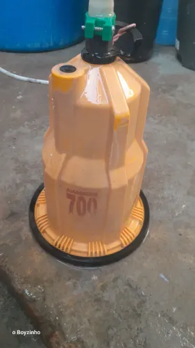 Vende-se bomba submesa 450w marca anaugem 700