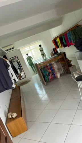 Mobília de loja de moda completa - Mais de 28 itens