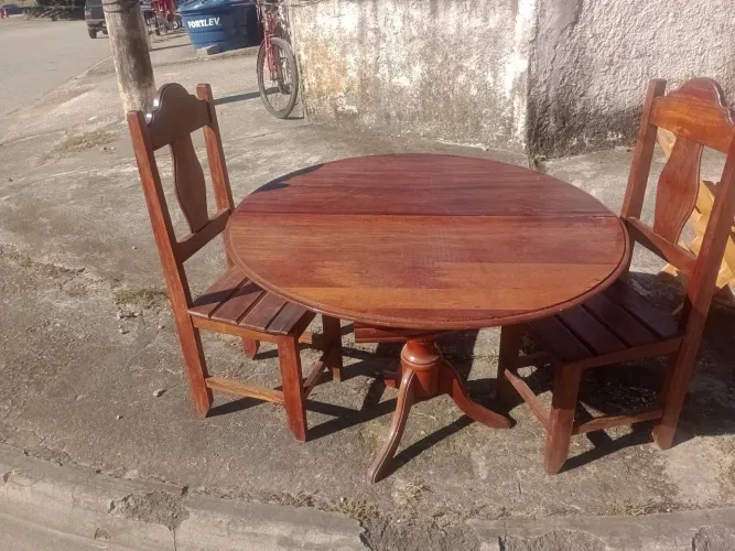 Vendo mesa de madeira maciça dobrável ZAP *
