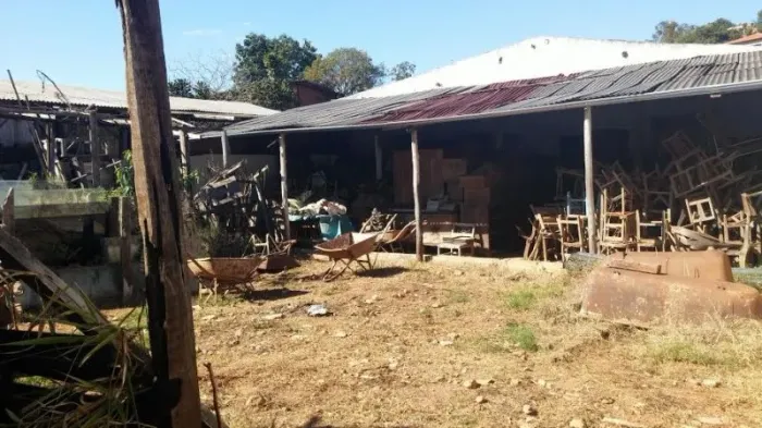 LOTE COMERCIAL EM TIRADENTES