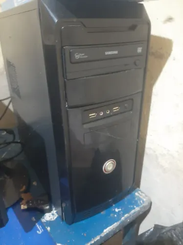 Vendo cpu pra retirada de peças