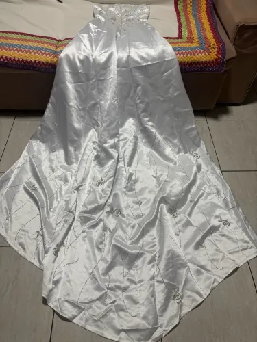 Vendo vestido de noiva usado apenas uma vez TAM. P