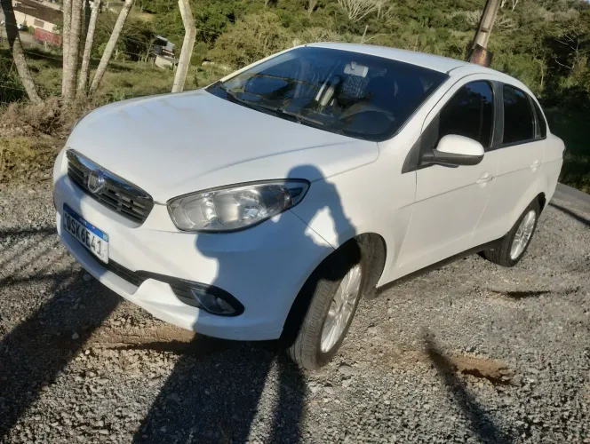Fiat Grand Siena Attrac. 1.4 EVO F.flex 8V 2013