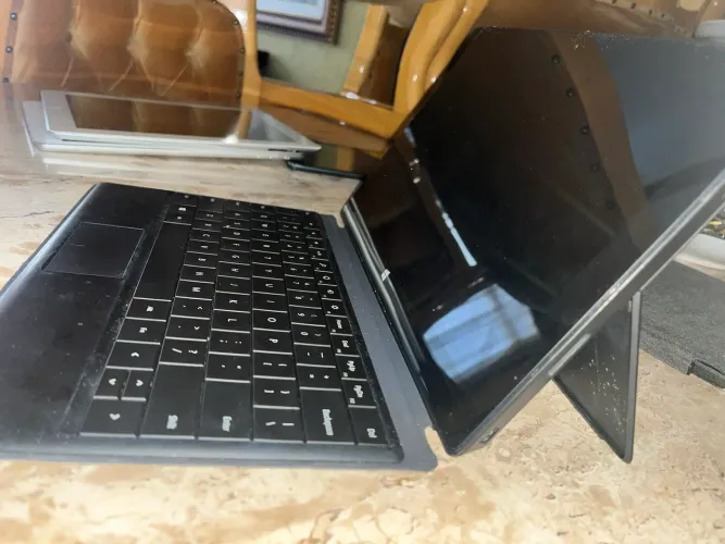 Tablet Microsoft Surface RT com Teclado Capa (Type Cover) sem carregador