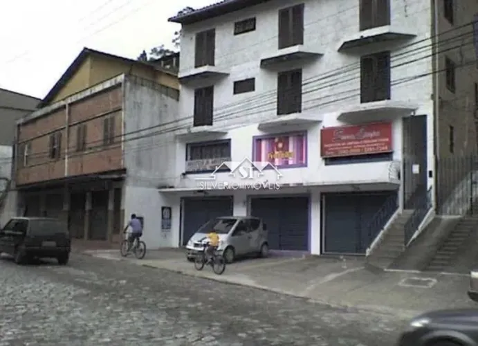 Loja- Petrópolis, Bingen