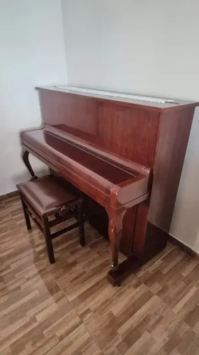 Piano Acústico Barratt & Robinson