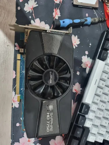 Placa de video, HD 7750.