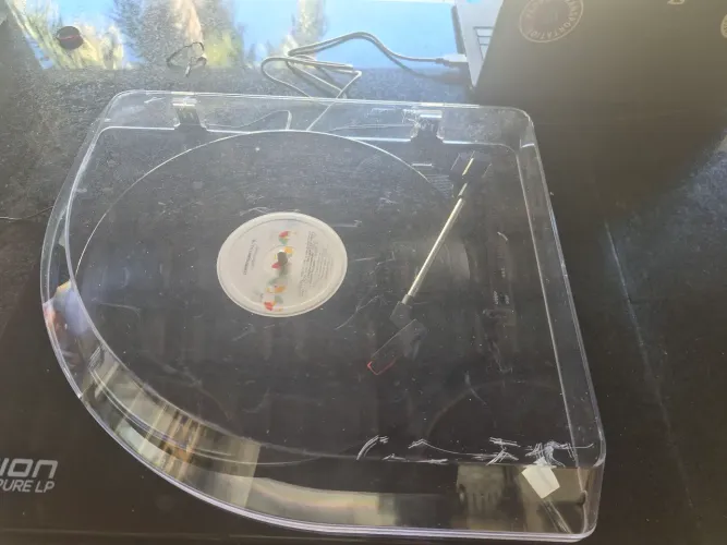 Toca-Discos USB ION Pure LP