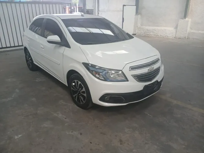 Chevrolet Onix Hatch LTZ 1.4 8V Flex Power Mec. 4P 2014