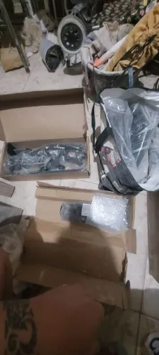 SUPORTES PARA MONITORES PISTÃO A GÁS, DE CRUZ E DE MESA