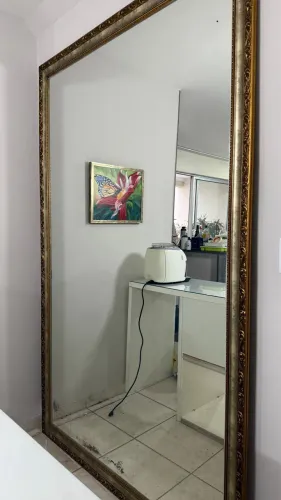 Espelho com moldura 