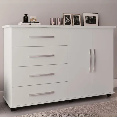 Cômoda espaçosa com 4 gavetas nova