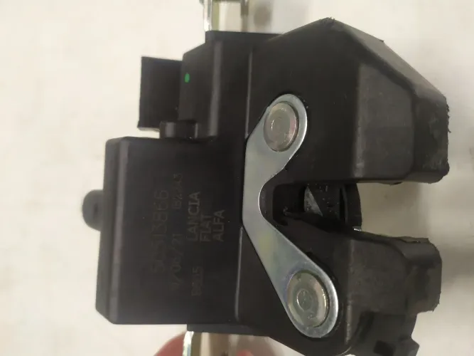 Fechadura Elétrica Do Porta Mala Do Fiat Argo B805 File Preto