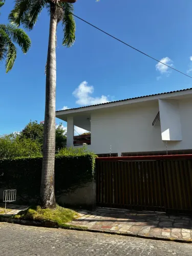 Casa com Piscina oportunidade no Poço da Panela