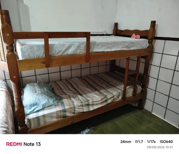 Vendo Cama Beliche + 2 Colchões de solteiro