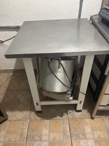 Mesa de inox pequena 