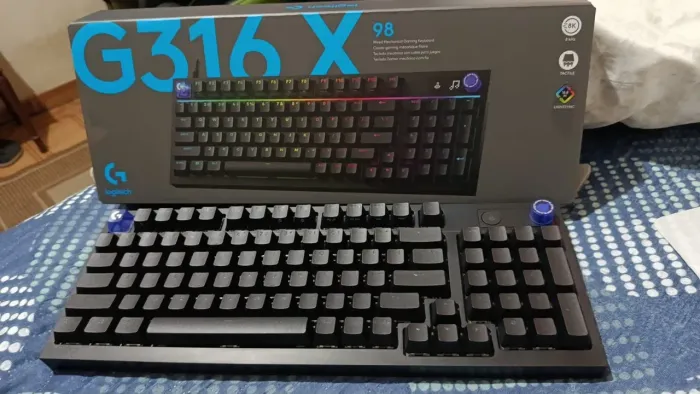 Teclado Gamer Logitech G316 NUNCA USADO