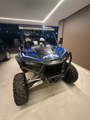 UTV Polaris RZR 900