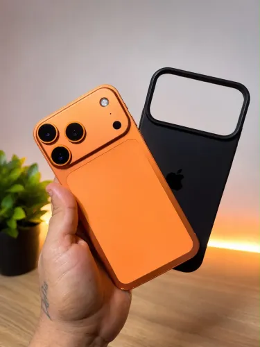 Iphone xr na carcaça do 17 pro max