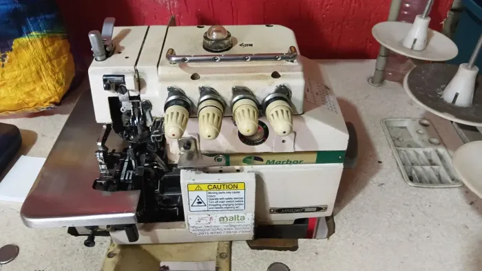 Maquina de costura interlok 4 fios