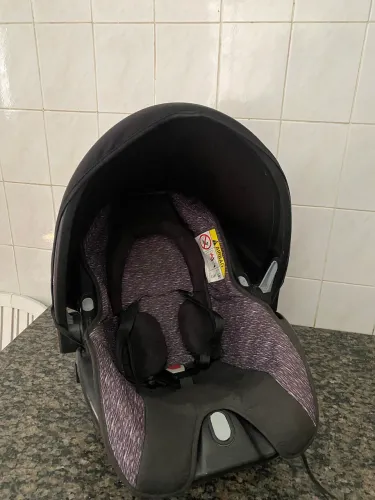 Vendo Bebê conforto em ótimo estado