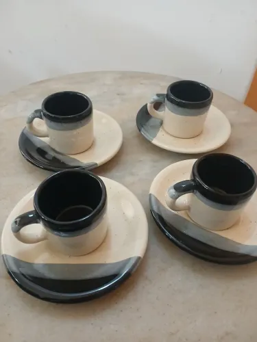 Conjunto de 4 xicaras de café de porcelana