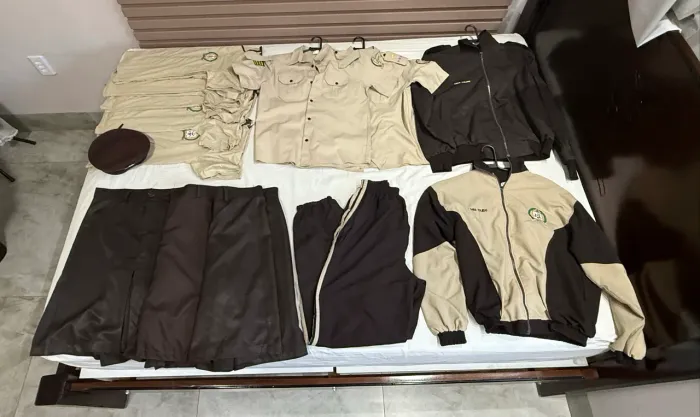 Uniforme Colégio Militar Feminino- Seminovo e em ótimo estado