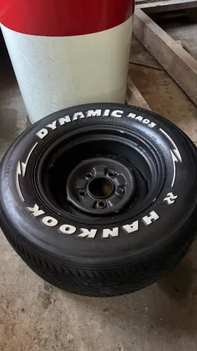 Roda aro 15 e pneu Hankook Dynamic 255/60r15