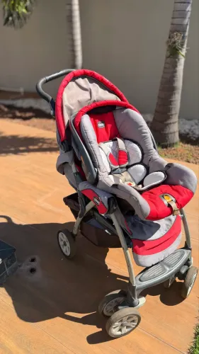 CARRINHO + BEBÊ CONFORTO CHICCO KEYFIT 30 COM BASE PARA CARRO - R$ 700