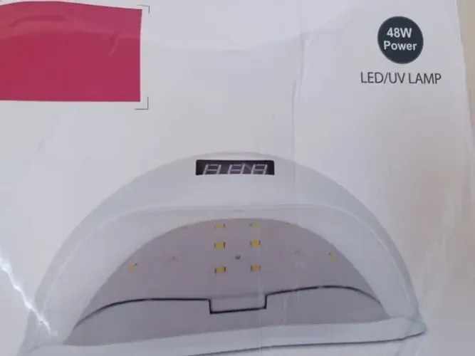 Cabine secadora de unhas e esmalte em gel.