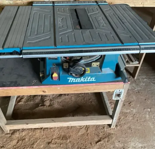 Serra Circular de Bancada Makita MLT100 1500W - Completa e em Excelente Estado.