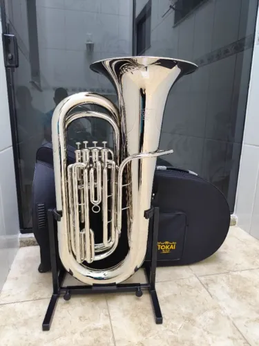 Tuba 4/4 Compacta Tokai TB-200NL 4 Pistos Sib - Niquelada - NOVA R$ 16.500,00