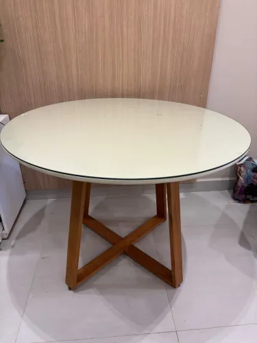 Mesa MDF redonda com tampo de vidro 110cm
