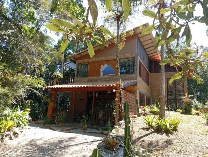 Casa para Locação em Nova Friburgo, Mury, 3 dormitórios, 1 suíte, 3 banheiros, 2 vagas
