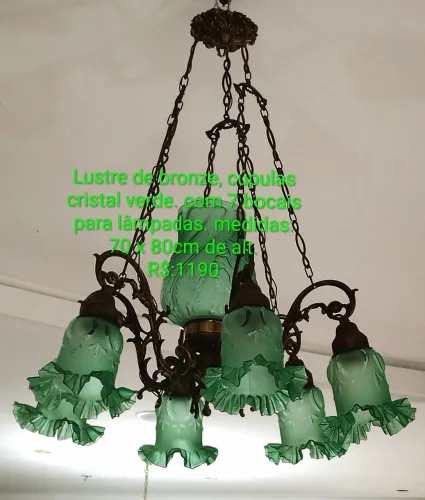 Lustres antigos em bronze fundido e cúpulas cristal verde. Descrição nas fotos, abra.