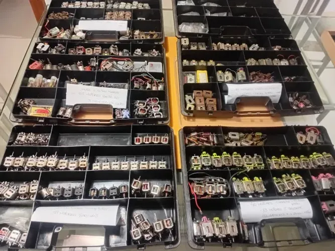 Acervo Gigante de Autorama Slot Car - Motores Mura, Parma, Chassis e Peças