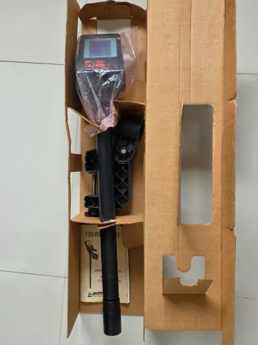 Sonda de pesca Fishin' Buddy II com suporte para barco.