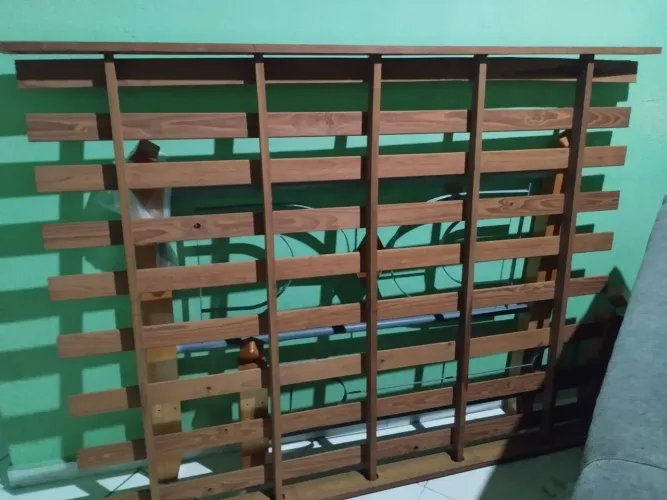Cama de madeira