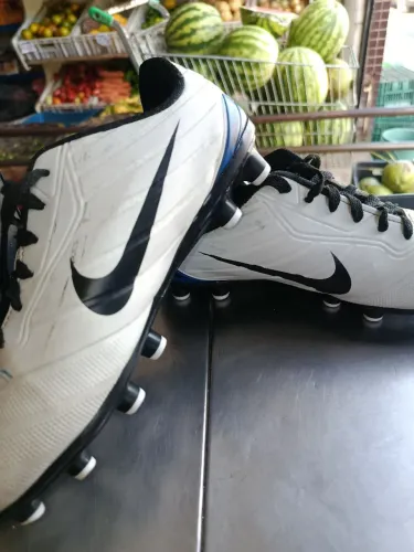 Chuteira Nike 